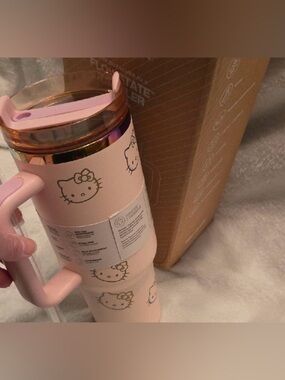 Stanley NWB “Hello Kitty” Collab Pink and gold Tumbler with Handle and Straw!